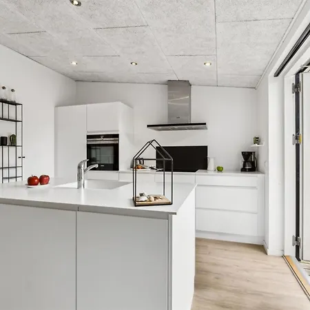 Ingebrit - 1-4km From The Sea By Interhome *