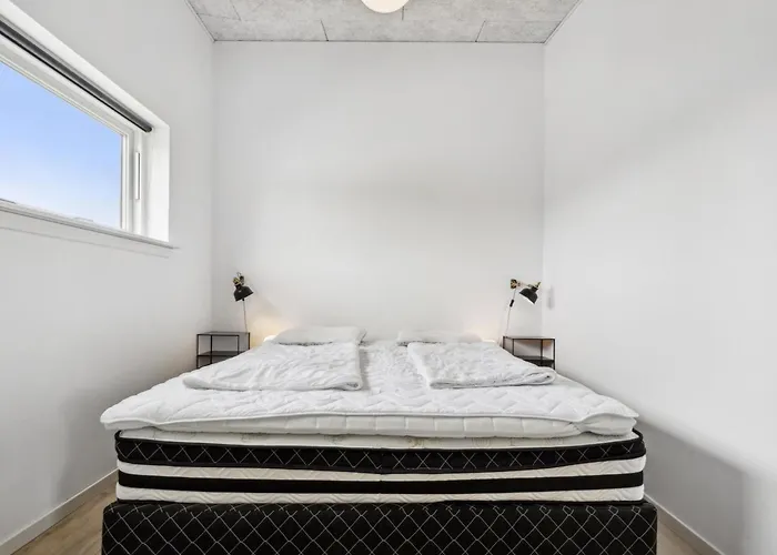 Ingebrit - 1-4km From The Sea By Interhome